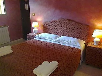 Alojamento de Acomodação e Pequeno-almoço Sant'antonio Garden